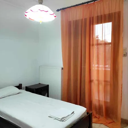Apartament Politis Sudios Batsi